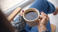 Americano vs καφές φίλτρου: Ποιες είναι οι διαφορές τους αν και μοιάζουν στο ποτήρι