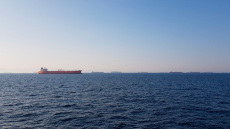  Το πολεμικό ναυτικό της Ινδίας ξεκίνησε να συνοδεύει εμπορικά πλοία στα Στενά του Ορμούζ