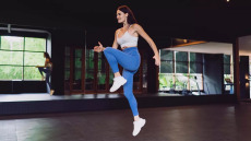 Κάνε 50 άλματα κάθε πρωί και δες τι θα συμβεί στο μεταβολισμό σου – Ο ειδικός μιλά για τα οφέλη της νέας μόδας
