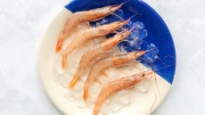 Πώς αποψύχουμε τις κατεψυγμένες γαρίδες και πώς τις μαγειρεύουμε σωστά