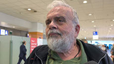 «Ακούγαμε σειρήνες, αεροπλάνα, μακρινές εκρήξεις», λένε οι Έλληνες που επέστρεψαν από τη Μέση Ανατολή, δείτε βίντεο