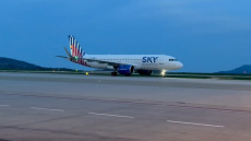 Επαναπατρίστηκαν 87 Ελλήνες πολίτες από το Ομάν στην Αθήνα με ειδική πτήση της SKY express
