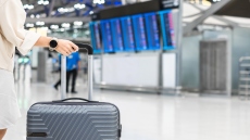 Τουρισμός: Στάση αναμονής και πρόσκαιρο «πάγωμα» κρατήσεων λόγω Μέσης Ανατολής