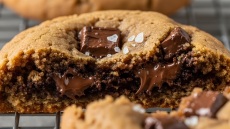 Scrambled cookies: Το TikTok βρήκε έναν νέο τρόπο να καταστρέψει τα μπισκότα στο τηγάνι