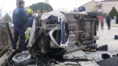 Σοβαρό τροχαίο στα Ιωάννινα με σύγκρουση οχημάτων: Στο νοσοκομείο οι δύο οδηγοί, δείτε βίντεο