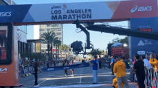 Αδιανόητος τερματισμός στον Μαραθώνιο του Λος Άντζελες, ο νικητής κρίθηκε για ένα... εκατοστό του δευτερολέπτου, βίντεο
