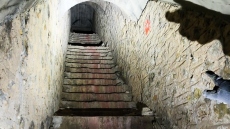 Τα 2.000 ξεχασμένα καταφύγια της Αττικής: Πόσο μπορούν να μας προστατεύσουν και πώς είναι σήμερα, δείτε βίντεο