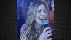 Η Νατάσσα Μποφίλιου τραγούδησε το «Φωτιά με φωτιά» σε πάρτι, δείτε βίντεο