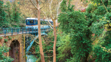 130 χρόνια Οδοντωτός: Το τεχνικό θαύμα του 1896 σε κρίσιμη στροφή - Οι ράγες «νοσούν», αναστάτωση και αντιδράσεις