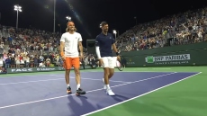 Πρεμιέρα με άνετη νίκη και αποθέωση από το κοινό για Τσιτσιπά και Τζόκοβιτς στο Indian Wells, δείτε βίντεο