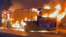 Έξι νεκροί και πέντε τραυματίες σε λεωφορείο που πήρε φωτιά στην Ελβετία, δείτε βίντεο