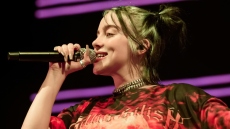 H Μπίλι Άιλις ετοιμάζεται να μεταπηδήσει στη μεγάλη οθόνη, συζητά για το κινηματογραφικό της ντεμπούτο
