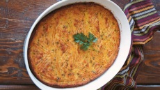 Πατατόπιτα: 10 εύκολες συνταγές για μεσημεριανό, σνακ και βραδινό