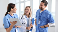 Άμεσες προσλήψεις και υψηλότερους μισθούς για νοσηλευτές υπόσχεται το Υπουργείο Υγείας – Τι προβλέπεται σε νομοσχέδιο