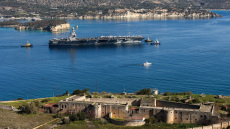 Αεροπλανοφόρο, μαχητικά, σκάφος των Navy Seals: Οι φωτογραφίες που βρέθηκαν στο κινητό του Πολωνού που συνελήφθη για κατασκοπεία στη Σούδα