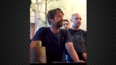 Ο σεφ του Noma της Κοπεγχάγης ζήτησε συγγνώμη και αποσύρεται μετά τις καταγγελίες για χτυπήματα στους υπαλλήλους, ταπείνωση και απειλές για απέλαση