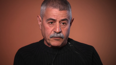 Η «Αυτοψία» παρουσιάζει την ιστορία του Σταύρου Λάλα, του μεγαλύτερου κατασκόπου που είχε ποτέ η Ελλάδα