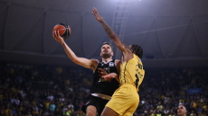 Η ΚΑΕ ΠΑΟΚ ζήτησε αναβολή του αγώνα μπάσκετ με τον Άρη, λόγω της δολοφονίας του 20χρονου φιλάθλου της 