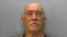 Θεραπευτής στη Βρετανία έπεισε πελάτισσά του να κάνει σεξ μαζί του για να γιατρέψει το παιδικό της τραύμα 