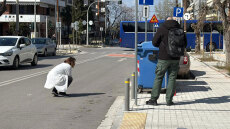 Ακολουθούν τη διαδρομή και αναζητούν στοιχεία για τον 20χρονο που μαχαιρώθηκε στη Θεσσαλονίκη - Έτρεχε μαζί με τους φίλους του πριν καταρρεύσει αιμόφυρτος