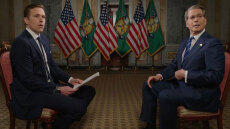 «Ο Πρόεδρος σε θέλει αμέσως»: Ο υπ. Οικονομικών διέκοψε live συνέντευξη για να μιλήσει στον Τραμπ, γύρισε με τρεμάμενη φωνή μετά από 2 ώρες