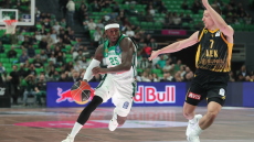 Με σόου του Ναν ο Παναθηναϊκός επέστρεψε από το -17 και επικράτησε 103-78 της ΑΕΚ, βίντεο 