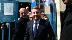 Ψήφισε στο Περιστέρι ο Ανδρουλάκης: «Η αλλαγή περνά μέσα από την ήττα της Νέας Δημοκρατίας» 