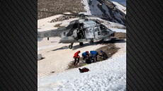 Δραματική διάσωση ορειβάτη που τραυματίστηκε στη Δρακόλιμνη Τύμφης, δείτε βίντεο