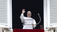 O Πάπας Λέων στηλιτεύει την «αποτρόπαια βία» στον πόλεμο στο Ιράν, απευθύνει έκκληση για εκεχειρία