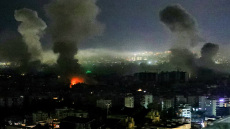 Drone χτύπησε ξενοδοχείο στη Βαγδάτη, εκρήξεις κοντά στην πρεσβεία των ΗΠΑ - «Πρόθυμη η Γαλλία να βοηθήσει στα Στενά του Ορμούζ» λέει ο Τραμπ