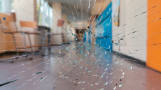 Μα τι συμβαίνει επιτέλους; Μαθητές μαχαιροβγάλτες στα σχολεία