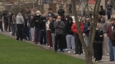 Ένα πάρτι προκάλεσε επιδημία μηνιγγίτιδας στη Βρετανία: Νεκροί, δεκάδες κρούσματα και μαζική χορήγηση αντιβιοτικών σε νέους