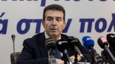 Χρυσοχοΐδης: Ενδείξεις οπαδικού υπόβαθρου για τη δολοφονία του 20χρονου στην Καλαμαριά, στόχος η διάλυση των εγκληματικών οργανώσεων