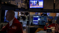 Sell-off στη Wall Street πυροδότησε ο Πάουελ, νέα χαμηλά έτους για τον Dow Jones