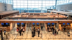 Καμία πτήση από και προς το Βερολίνο, συνεχίζεται η απεργία εργαζομένων του αερολιμένα
