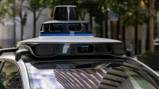 Η Uber επενδύει 1,25 δισ. δολάρια για να ρίξει στους δρόμους 50.000 ρομποταξί στο άμεσο μέλλον