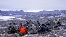 Δανοί στρατιώτες θα ανατίναζαν αεροδρόμια στη Γροιλανδία για να εμποδίσουν μια αμερικανική εισβολή