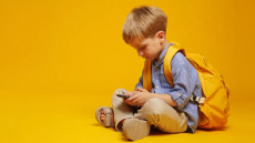 Unesco: 6 στις 10 χώρες απαγορεύουν τη χρήση κινητών στο σχολείο
