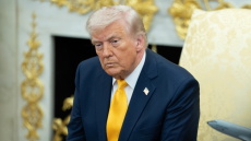 Τι σκέφτεται ο Τραμπ για το νησί Χαργκ: Κατάληψη ή ναυτικό αποκλεισμό για να ξεμπλοκάρουν τα Στενά του Ορμούζ