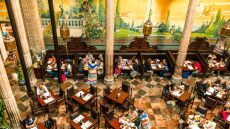 Ταξίδι με οδηγό τη γεύση: 4 πόλεις που αποδεικνύονται γαστρονομικοί παράδεισοι