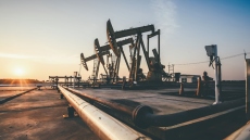 Πετρέλαιο: Απογειώθηκαν στο +63% το Brent και +51% το WTI τον Μάρτιο με φόντο τον πόλεμο