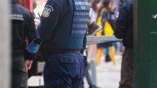 Άτομο με ψυχιατρικά προβλήματα επιτέθηκε με τσεκούρι σε αστυνομικό στους Αμπελόκηπους