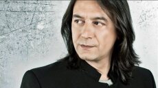 Γιάννης Κότσιρας: Σεβαστείτε τη νοημοσύνη μου και μη μου στέλνετε τραγούδια που έχουν γραφτεί μέσω AI