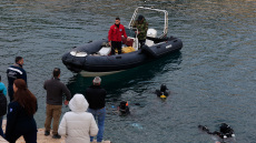 «Πιστεύω πως πέρασε τα κάγκελα και τον τράβηξε μέσα» λέει πρώην δύτης για τον αγνοούμενο στα Λιμανάκια, η τραγωδία του 1978 στο Πηγάδι του Διαβόλου