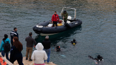 Θρίλερ στα Λιμανάκια Βουλιαγμένης: Ψάχνουν 34χρονο δύτη που χάθηκε σε θαλάσσιο πηγάδι βάθους 28 μέτρων, η ιστορία για το «Πηγάδι του Διαβόλου»