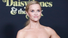 Η Ρις Γουίδερσπουν έκλεισε τα 50 και ανέβασε φωτογραφίες από τις «καλύτερες» στιγμές της