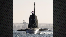 Ελεύθερος ο Ιρανός που κατηγορείται ότι επιχείρησε να μπει σε βάση πυρηνικών υποβρυχίων στην Σκωτία, βίντεο