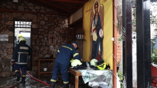 Σε αποθήκη εκκλησίας ήταν η φωτιά επί της Λιοσίων, δείτε φωτογραφίες