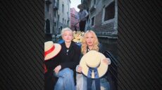 Μαντόνα και Τζούλια Γκάρνερ αναβίωσαν το «Like a Virgin» σε γόνδολα στη Βενετία, δείτε βίντεο