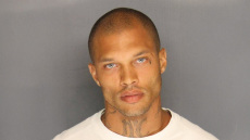 Η ζωή του «πιο σέξι εγκληματία του κόσμου» σήμερα: Ο Τζέρεμι Μικς μιλά για τις γυμνές φωτογραφίες που του έστελναν και τους ξυλοδαρμούς στη φυλακή